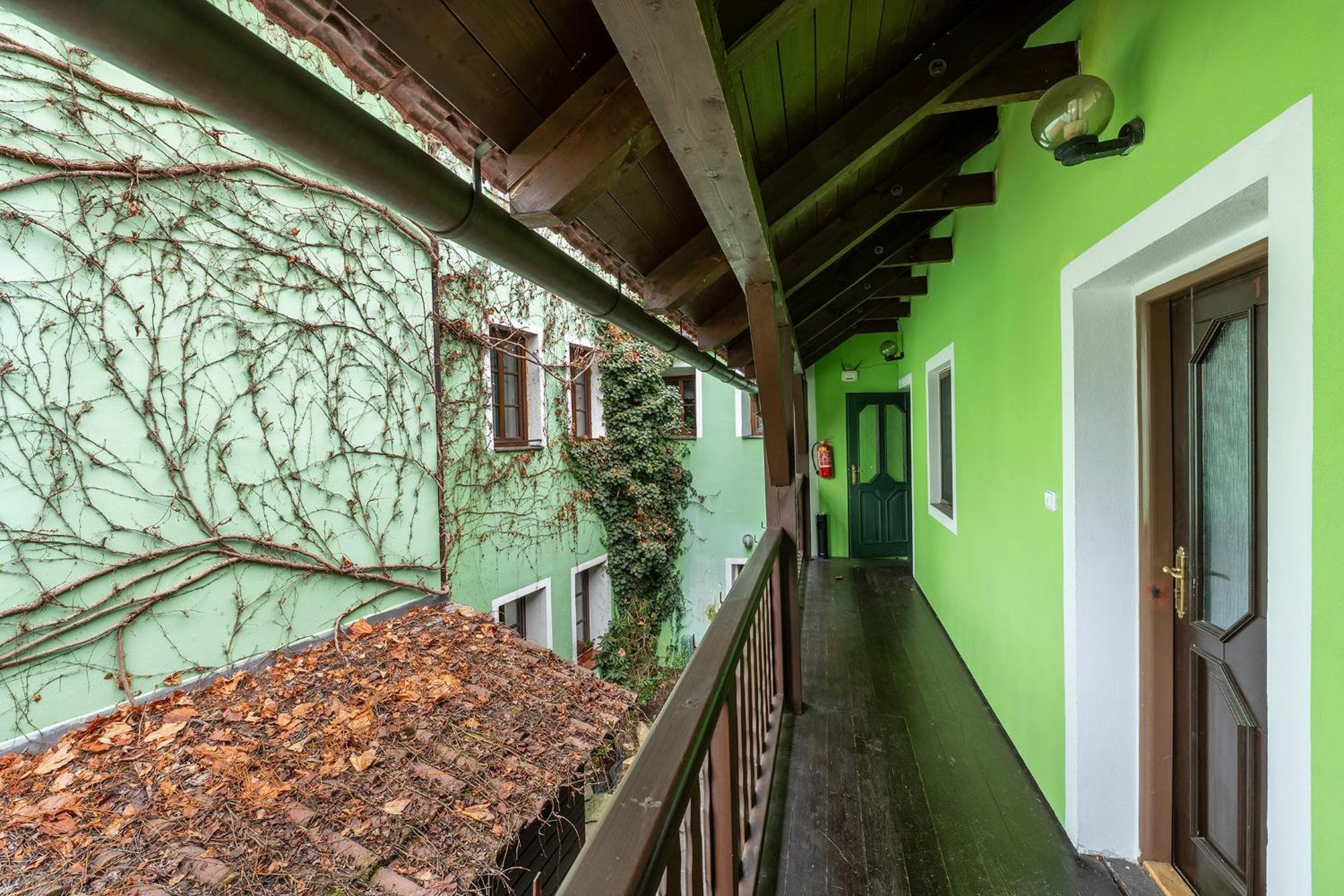 Rodinny Hotel Myslivna Тршебонь Экстерьер фото