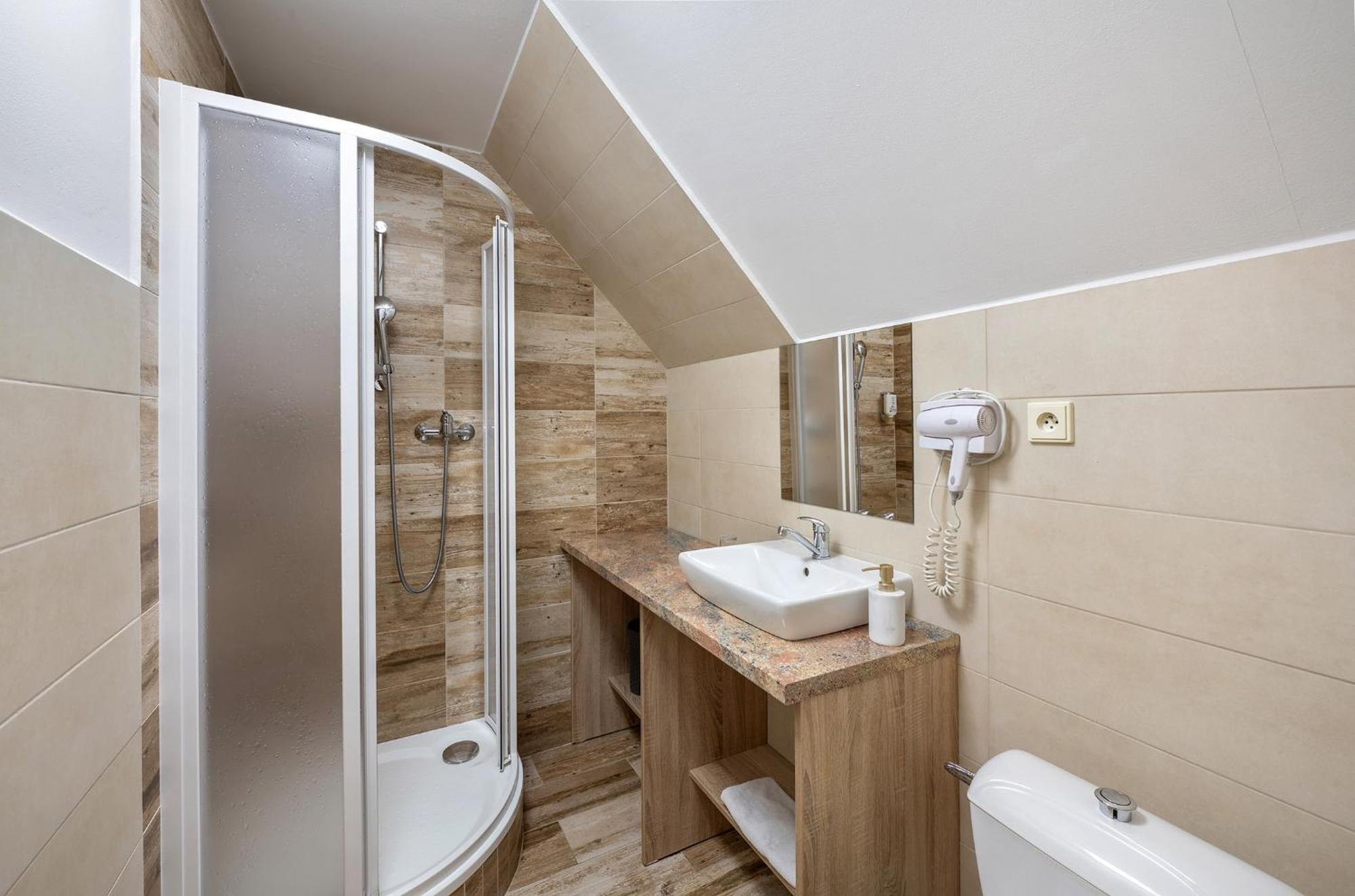 Rodinny Hotel Myslivna Тршебонь Экстерьер фото