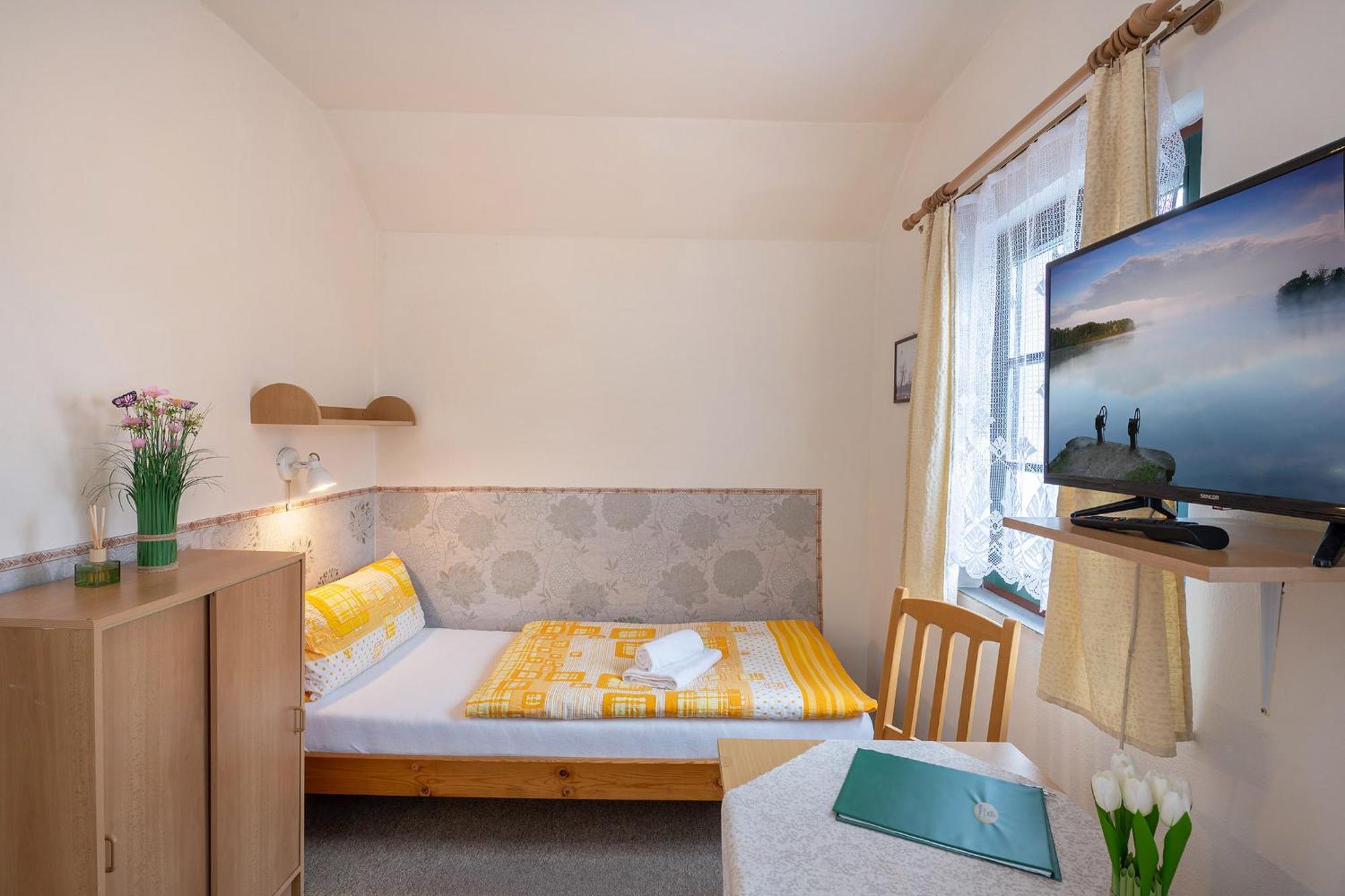 Rodinny Hotel Myslivna Тршебонь Экстерьер фото