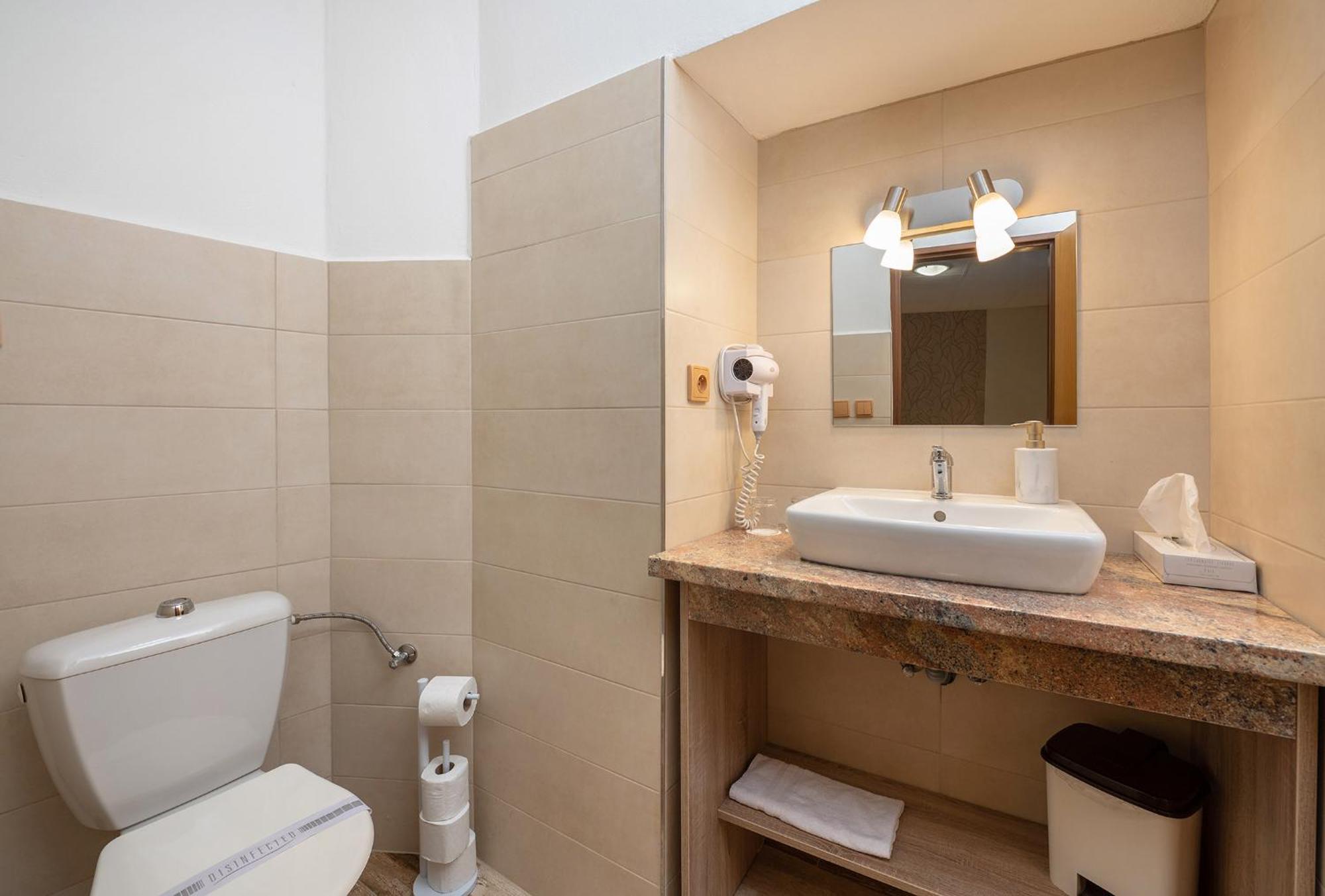 Rodinny Hotel Myslivna Тршебонь Экстерьер фото
