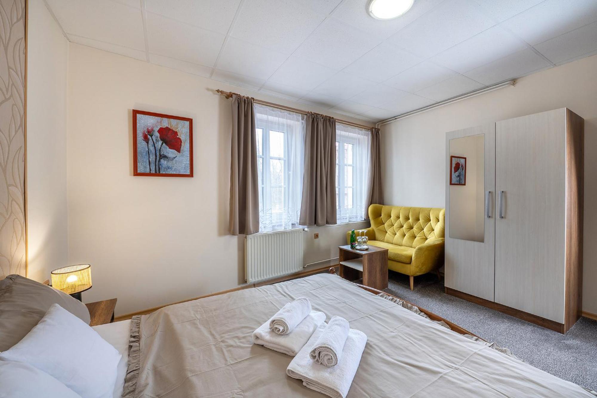 Rodinny Hotel Myslivna Тршебонь Экстерьер фото