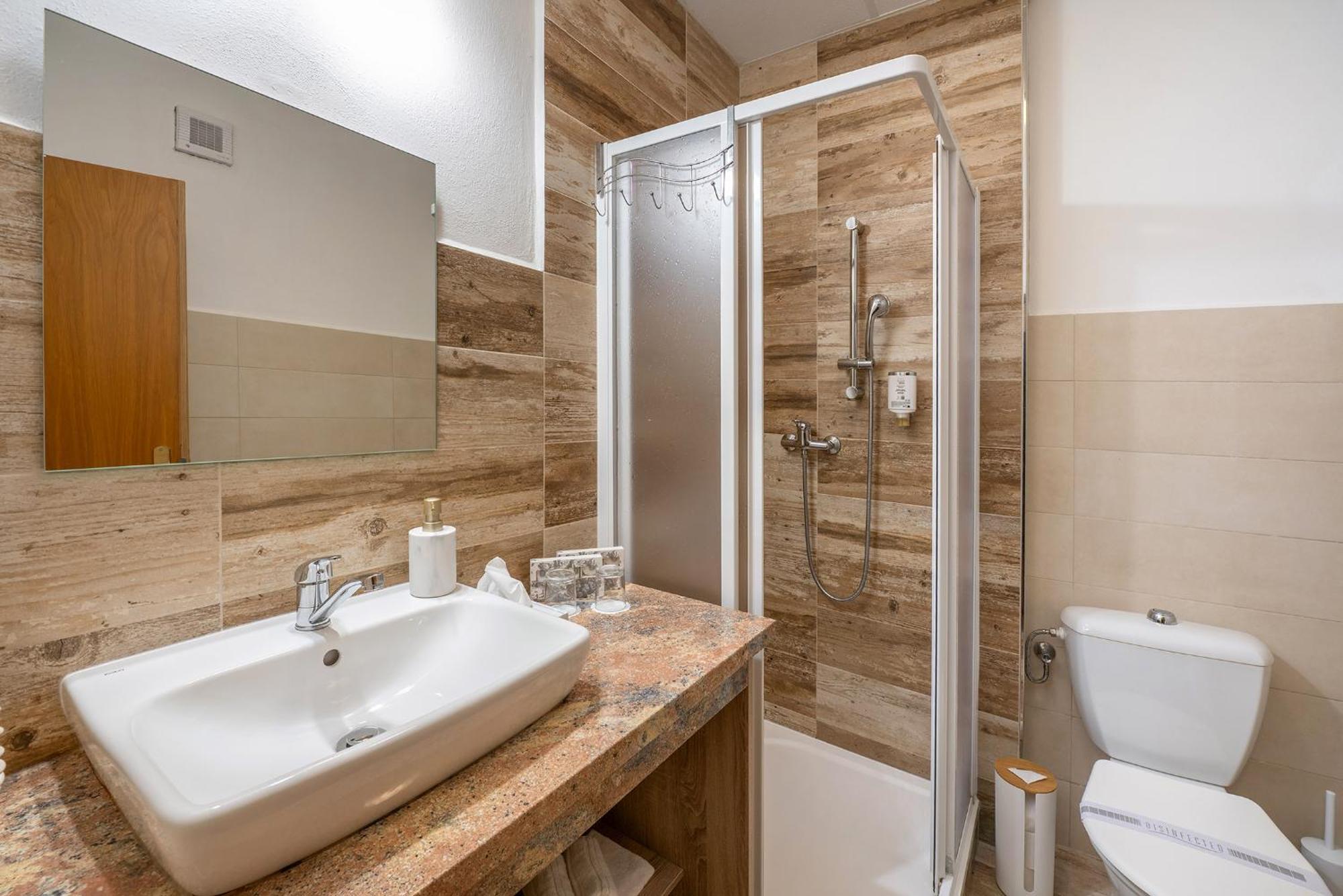 Rodinny Hotel Myslivna Тршебонь Экстерьер фото