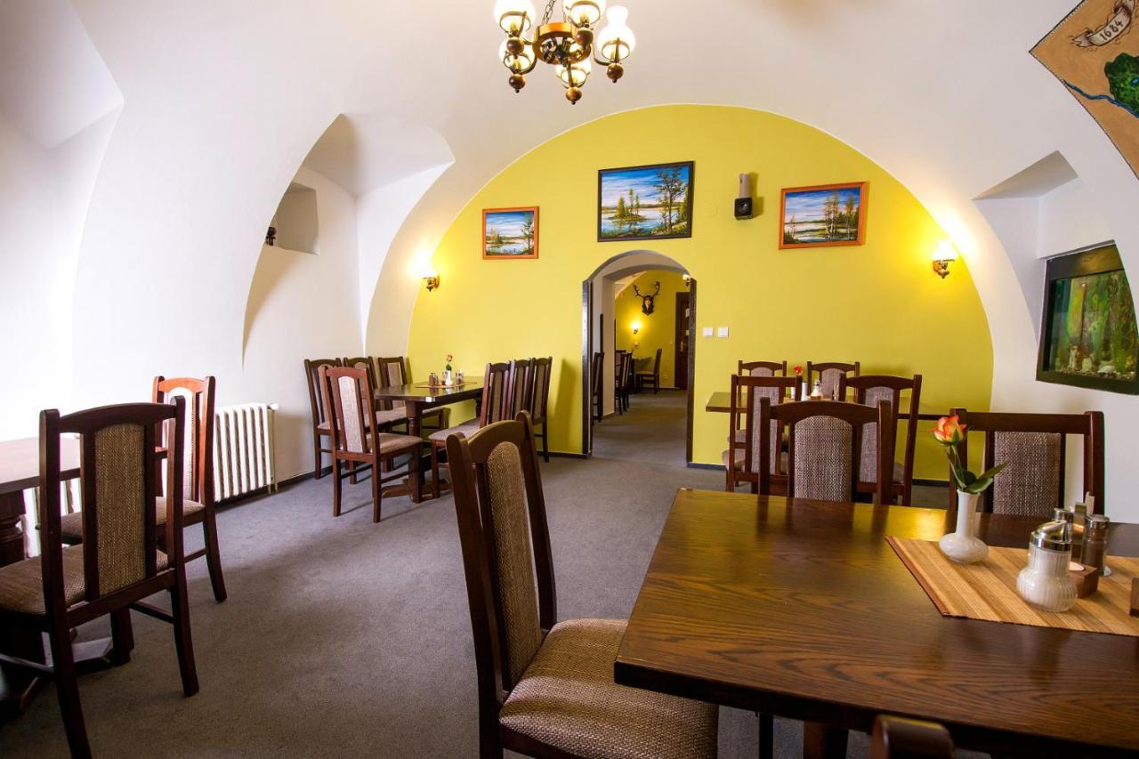 Rodinny Hotel Myslivna Тршебонь Экстерьер фото