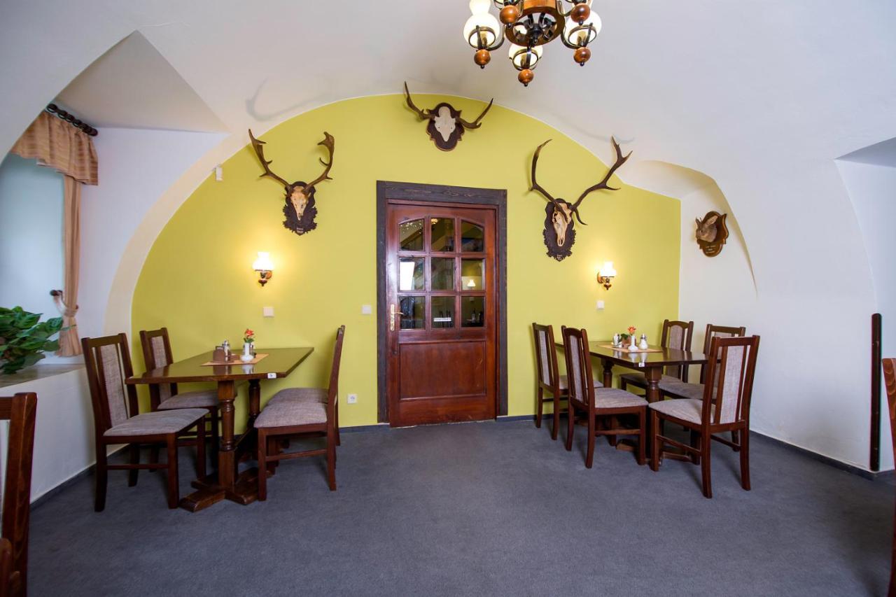 Rodinny Hotel Myslivna Тршебонь Экстерьер фото